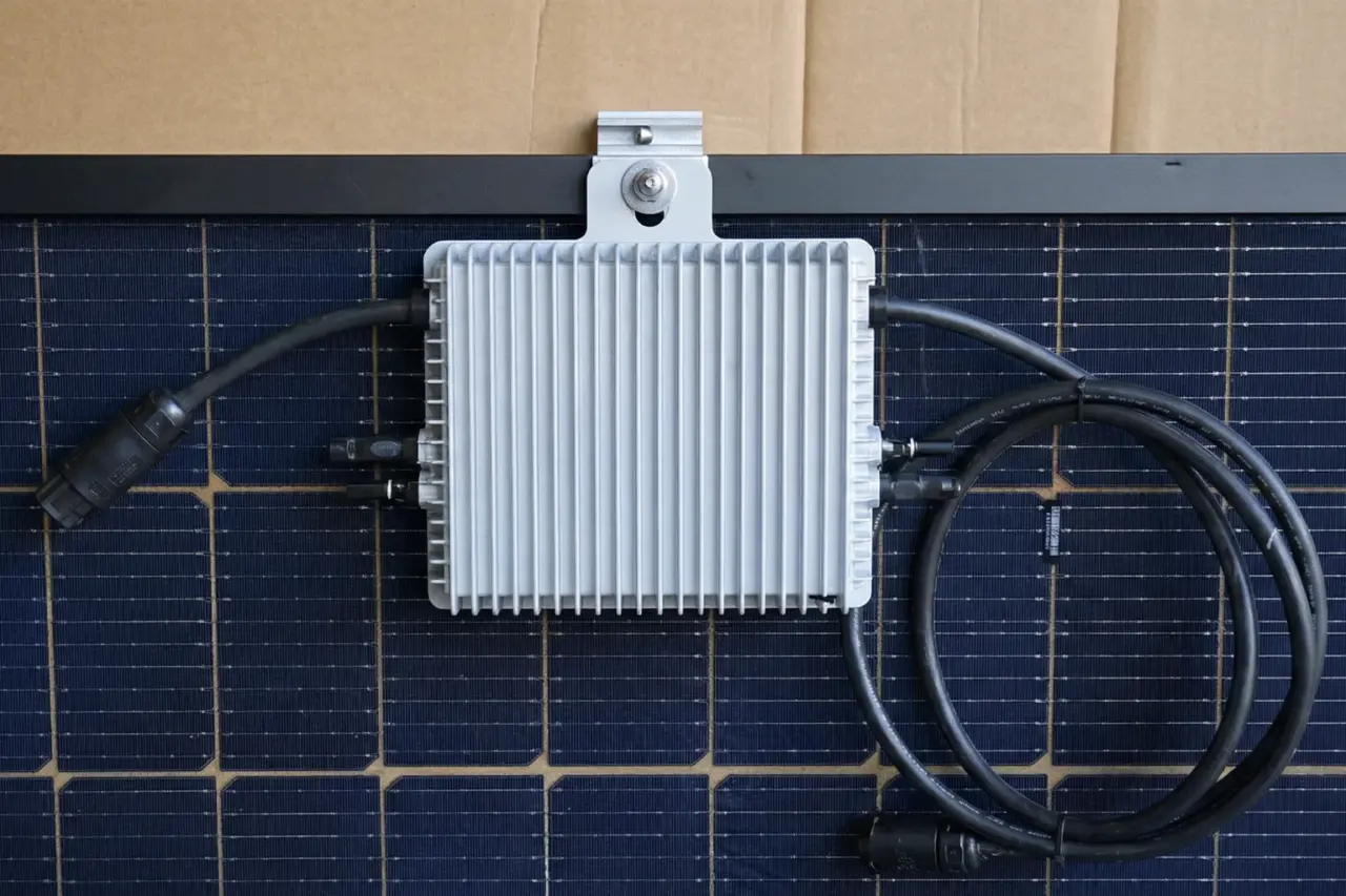 Blog Welchen Einfluss Hat Der Wechselrichter Auf Die Leistung Des Balkonkraftwerkes